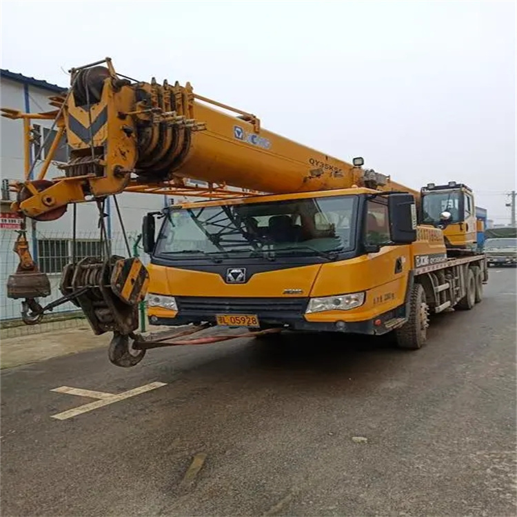 东西湖吊车出租保险：全面覆盖，安全无忧