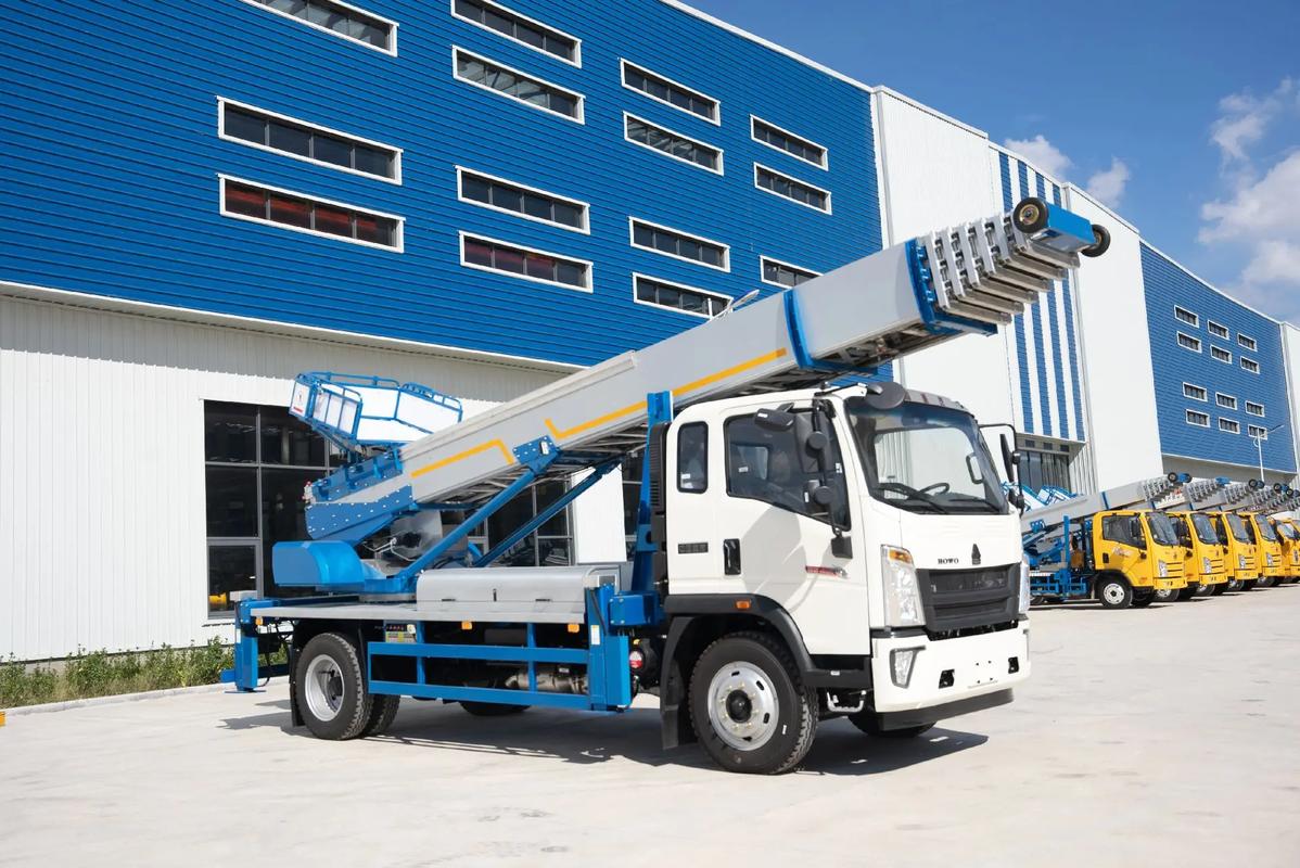 东西湖出租云梯车高空作业车 建筑垃圾搬运